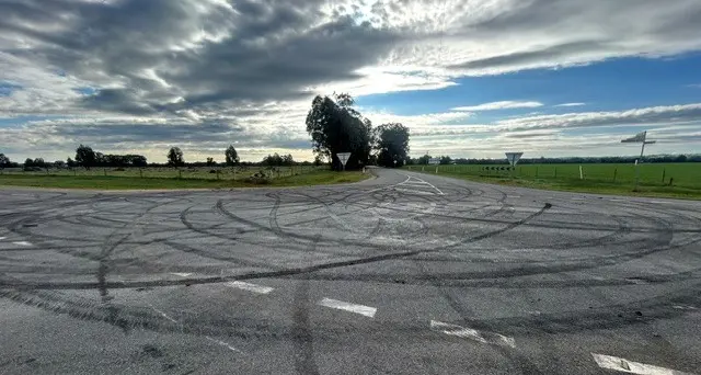 Police and locals \"fed up\" following alleged hoon driving at Londrigan