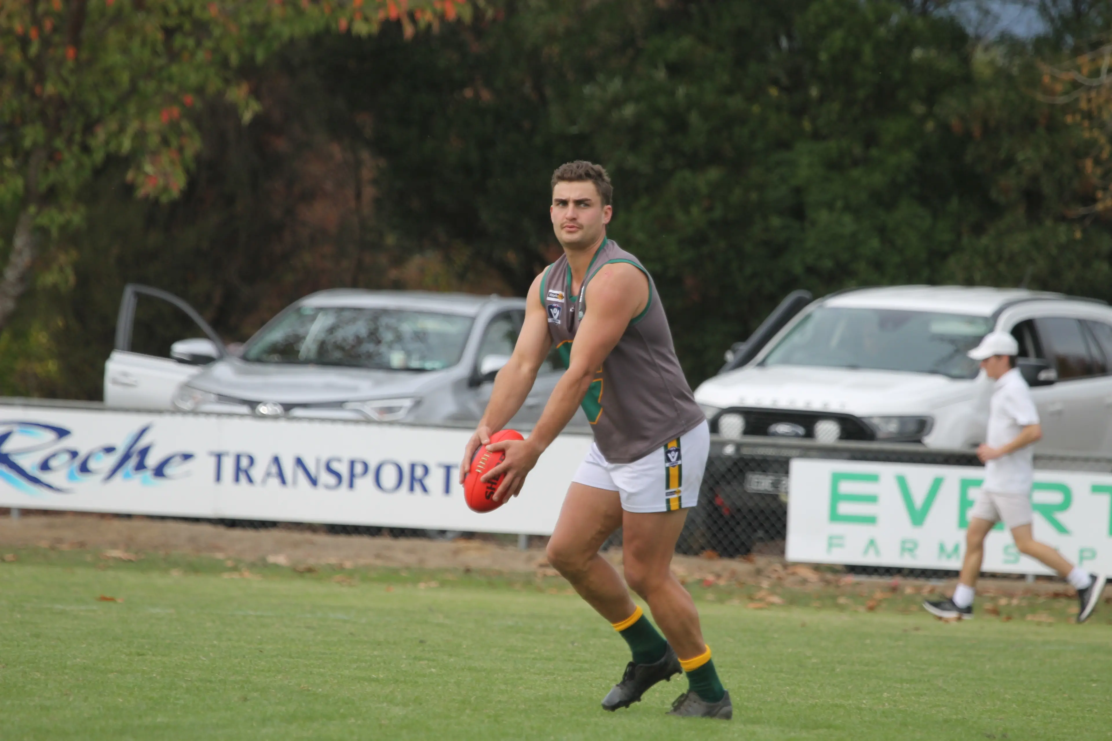 <p>ONE GAME AT A TIME: Goorambat coach Jamie Dunne said his side should bring the pressure when they host Milawa this weekend. PHOTO: Nathan de Vries</p>\\n