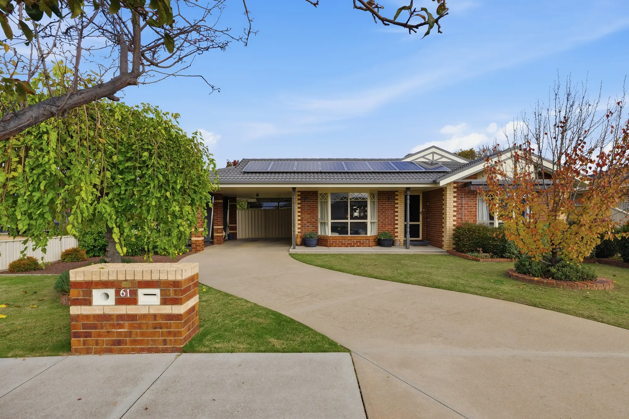 <p>This home presents an excellent opportunity for families, tradies, caravan owners or anyone seeking additional storage and workspace.</p>\\n
