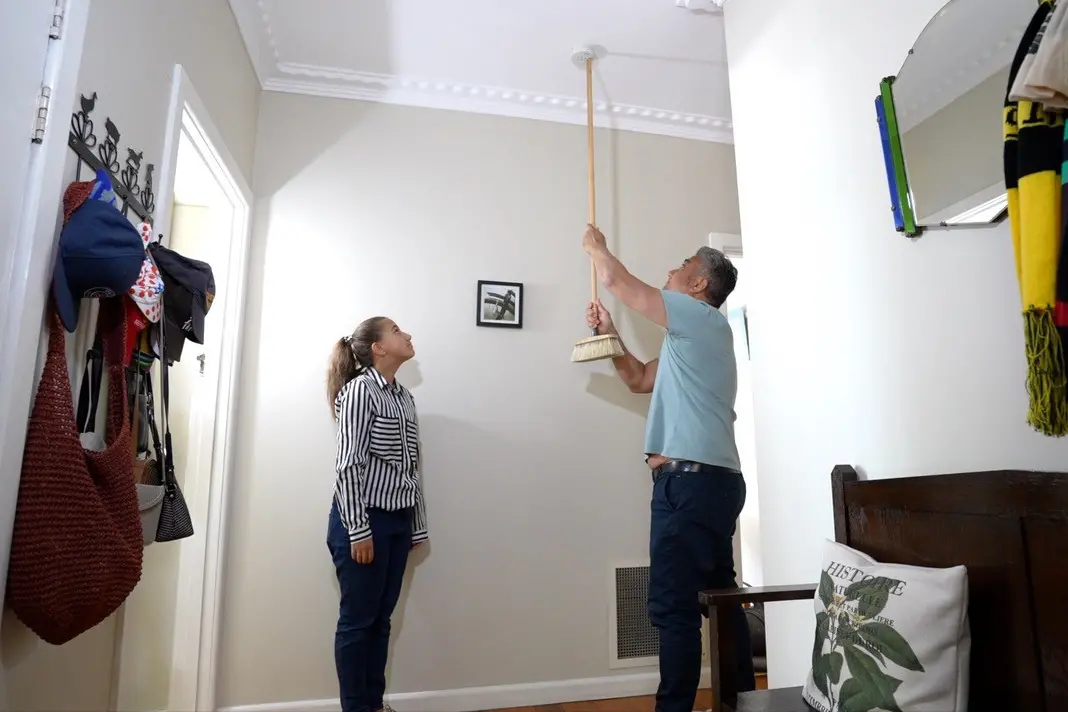 <p>FIRE SAFETY ESSENTIALS: If you have battery-operated smoke alarms, remember to check and test them regularly and replace their batteries yearly.</p>\\n