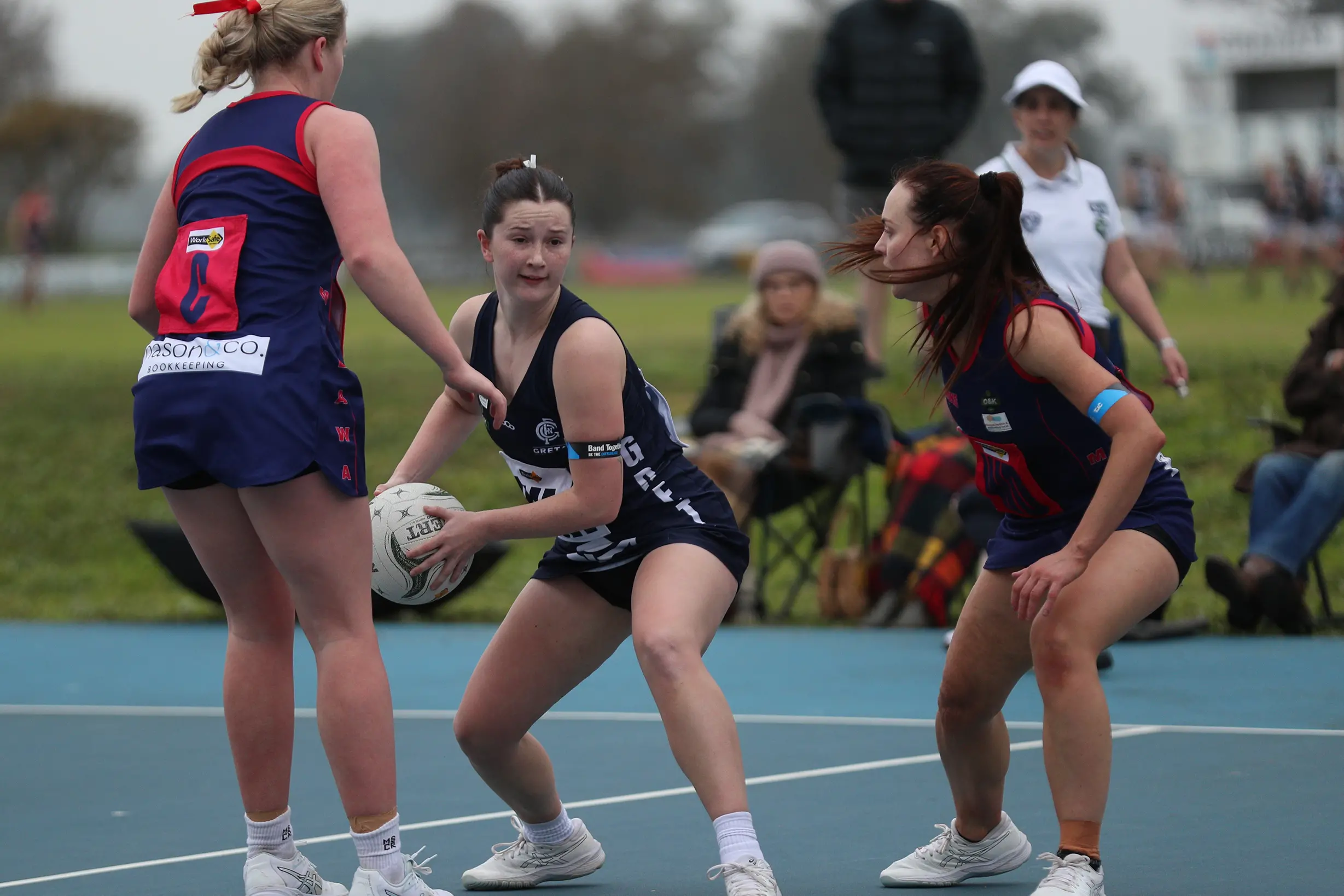 <p>PIERCING PASS: Hannah Lockhart looks to split the Milawa defence. PHOTO: Melissa Beattie</p>\\n