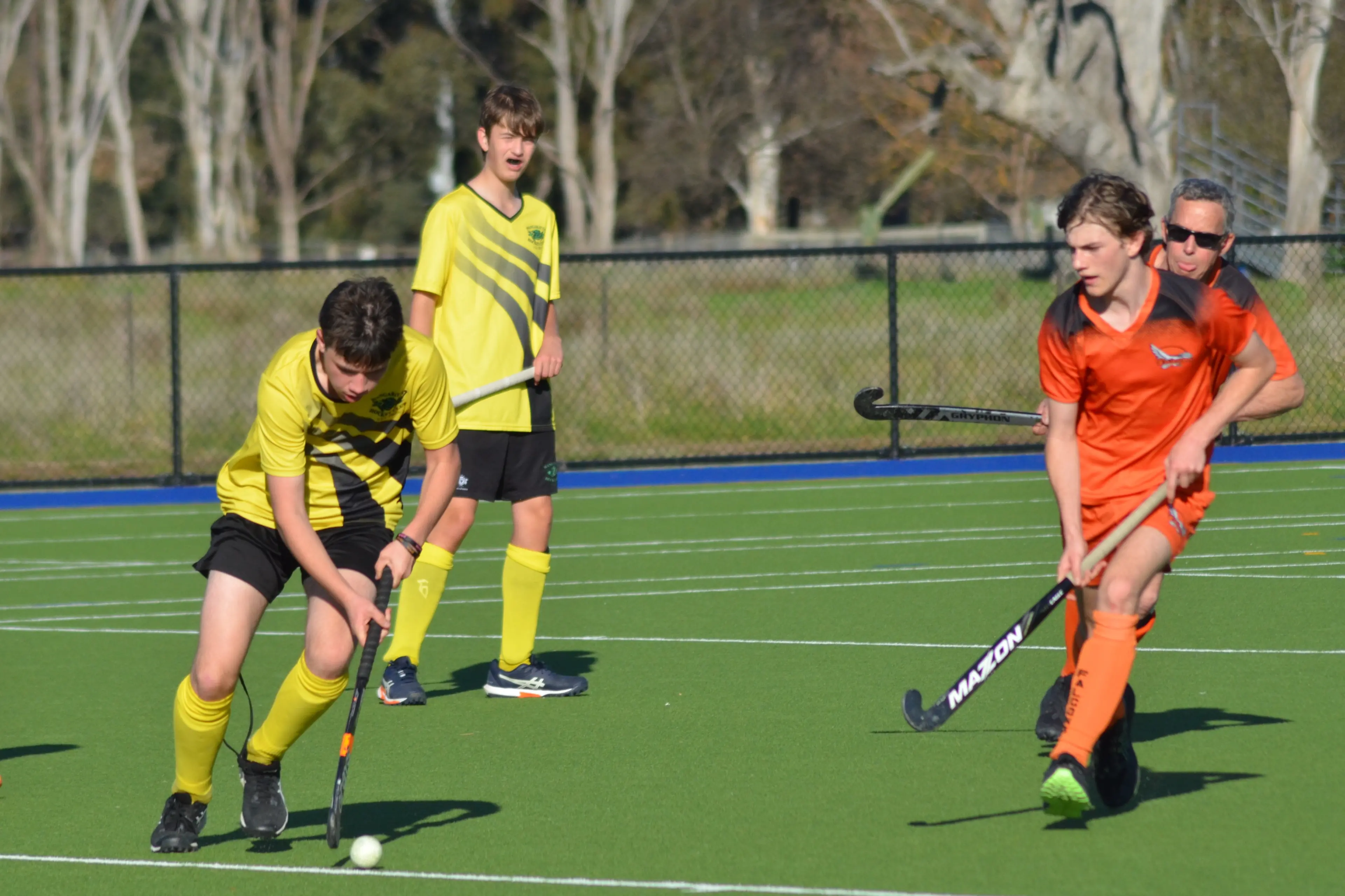 <p>SHIFTING ANGLE: Nick Groves cuts across midfield. PHOTO: Kylie Robertson</p>\\n