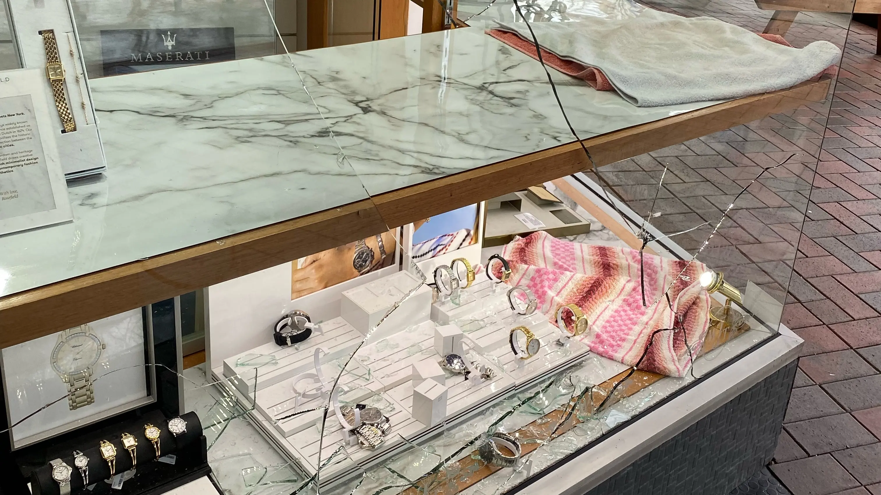 Police investigating break-in at Wangaratta Jewellers