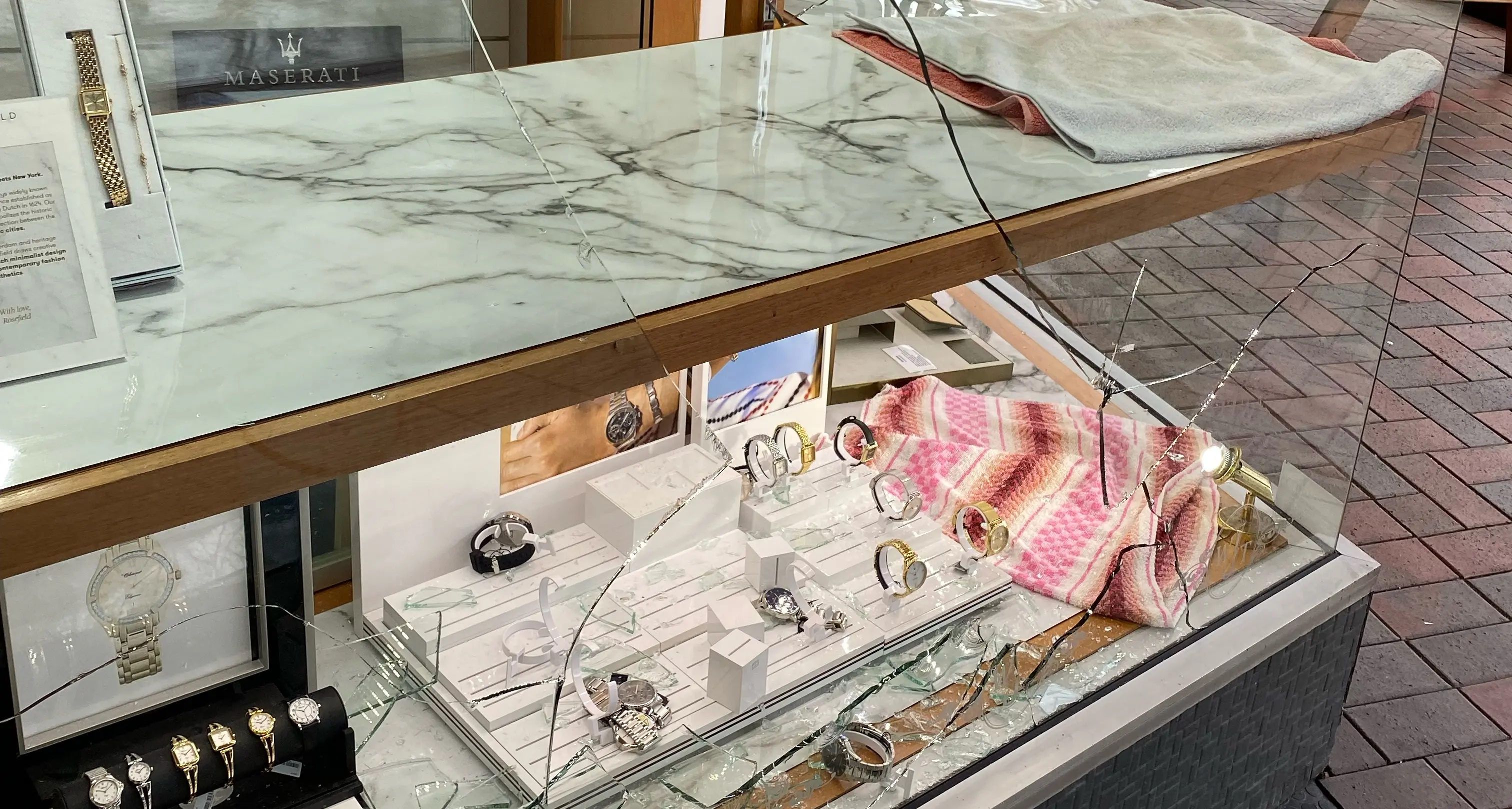 Police investigating break-in at Wangaratta Jewellers