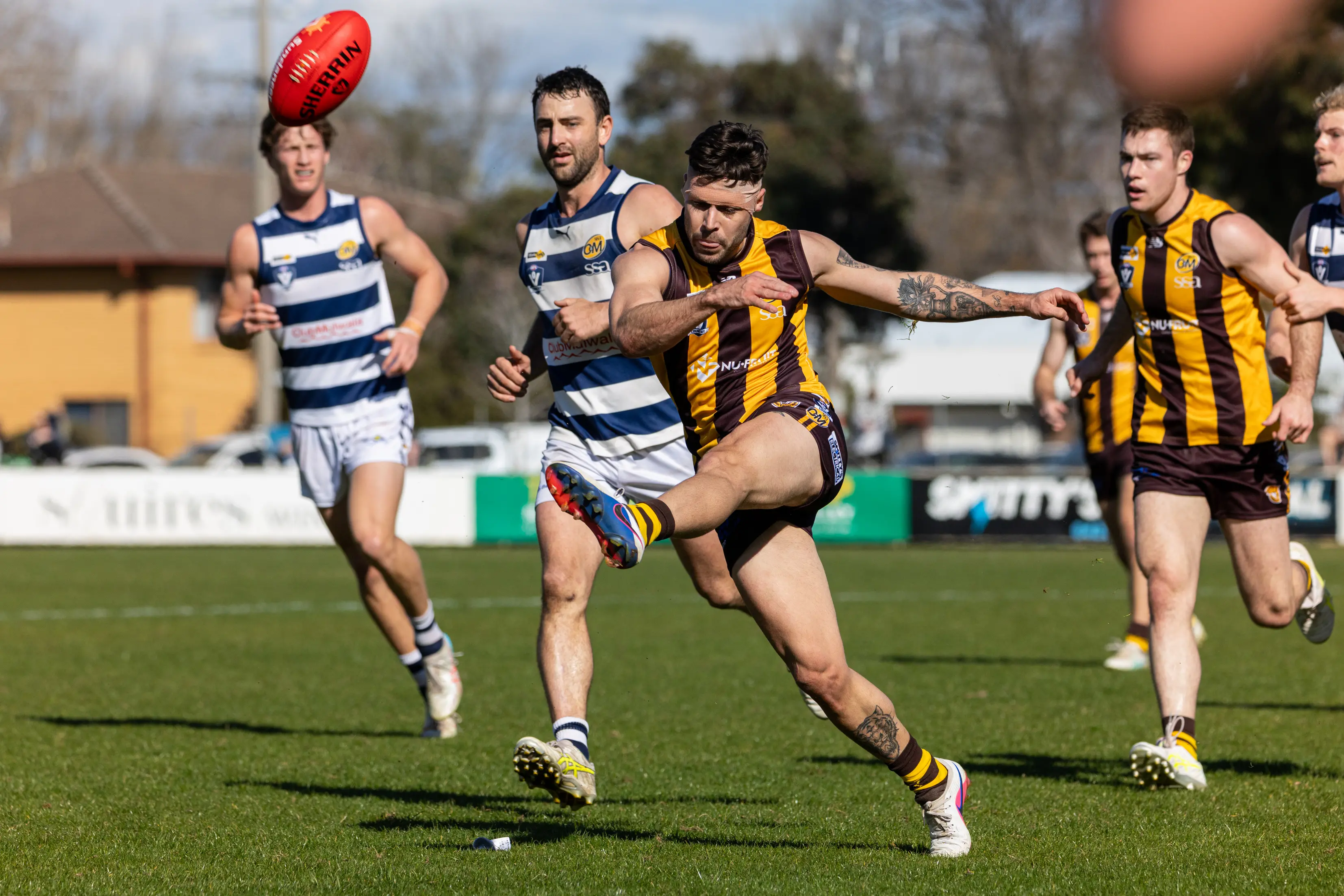 Rovers win ugly, ‘Pies close in on top spot