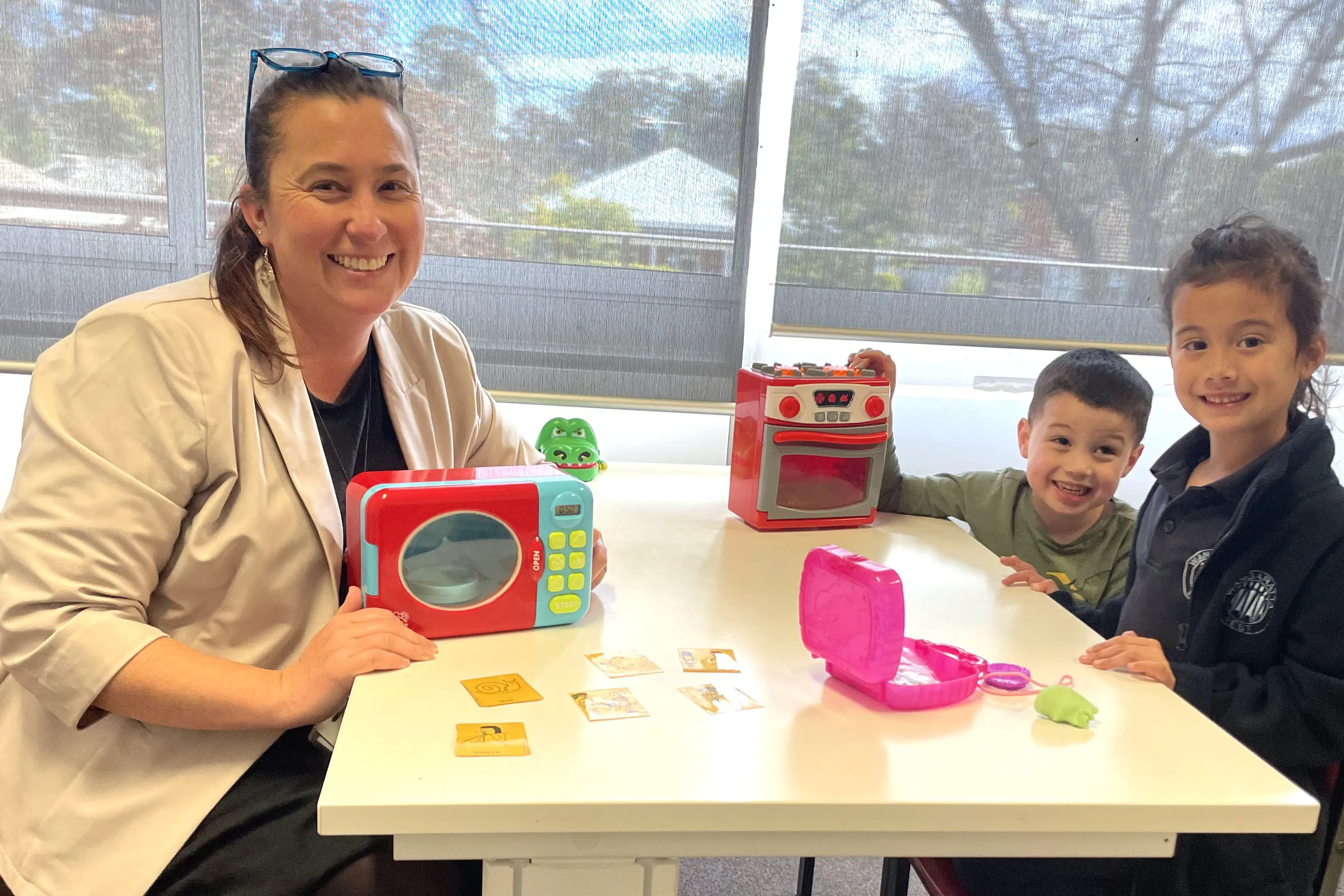 <p>BETTER COMMUNICATION: Speech pathologist Stacey Harris has been helping Stella and Lenny Hill with enunication and speech clarity. </p>\\n