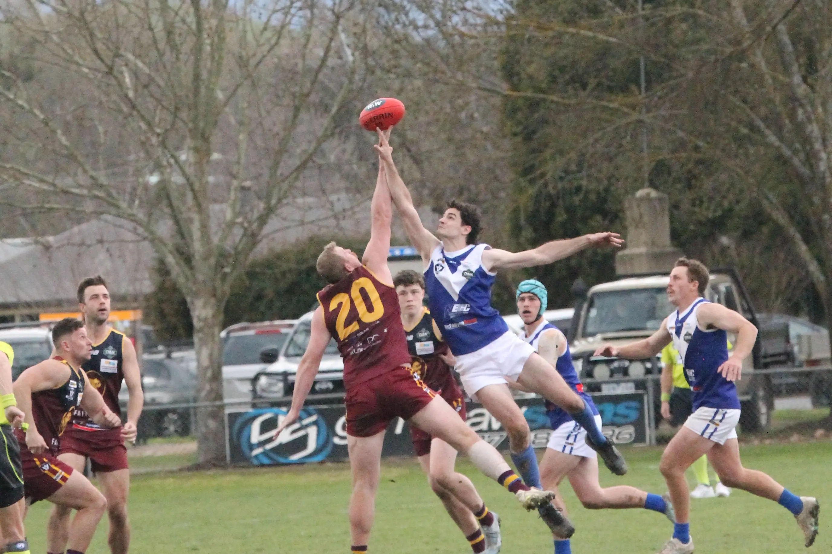 <p>THE GOLDEN TICKET: Either Bright or Whorouly will win through to the O&K senior grand final. PHOTO: Nathan de Vries</p>\\n