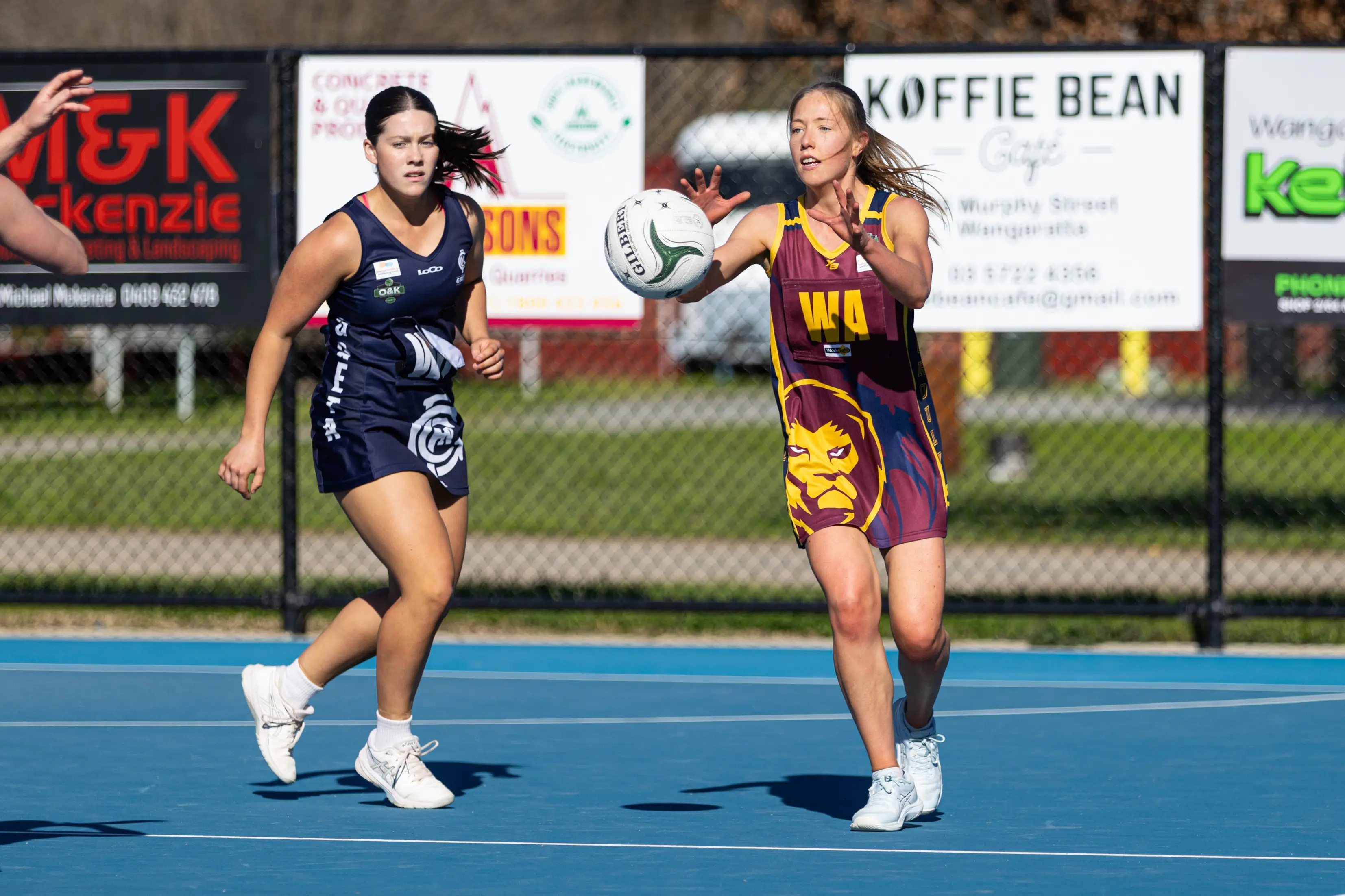 <p>DANGEROUS POSITION: Zoe Lawson receives the pass on the wing. PHOTO: Marc Bongers</p>\\n