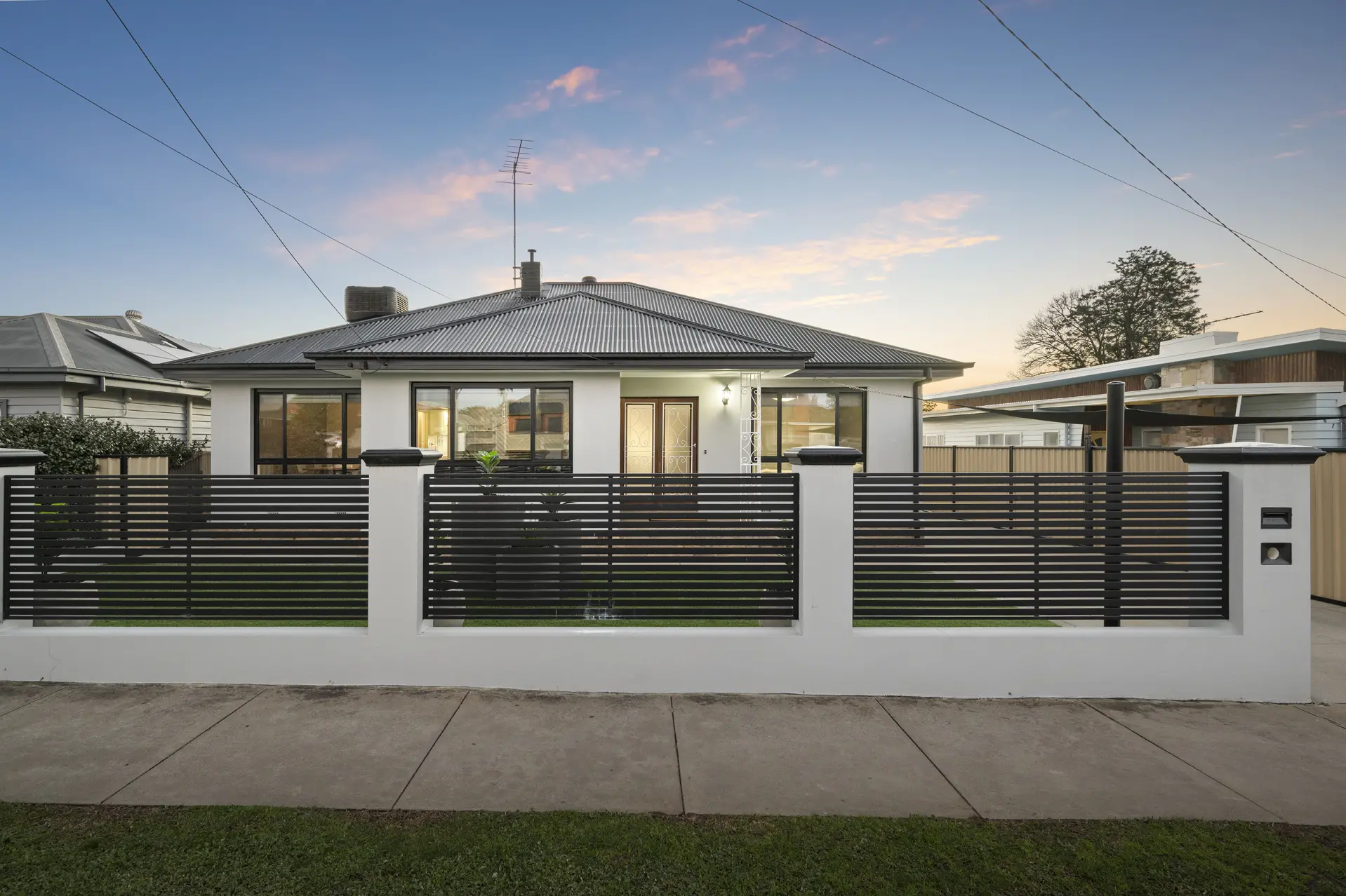 <p>This Phillipson Street property offers an outstanding combination of family comfort, entertaining and versatility</p>\\n