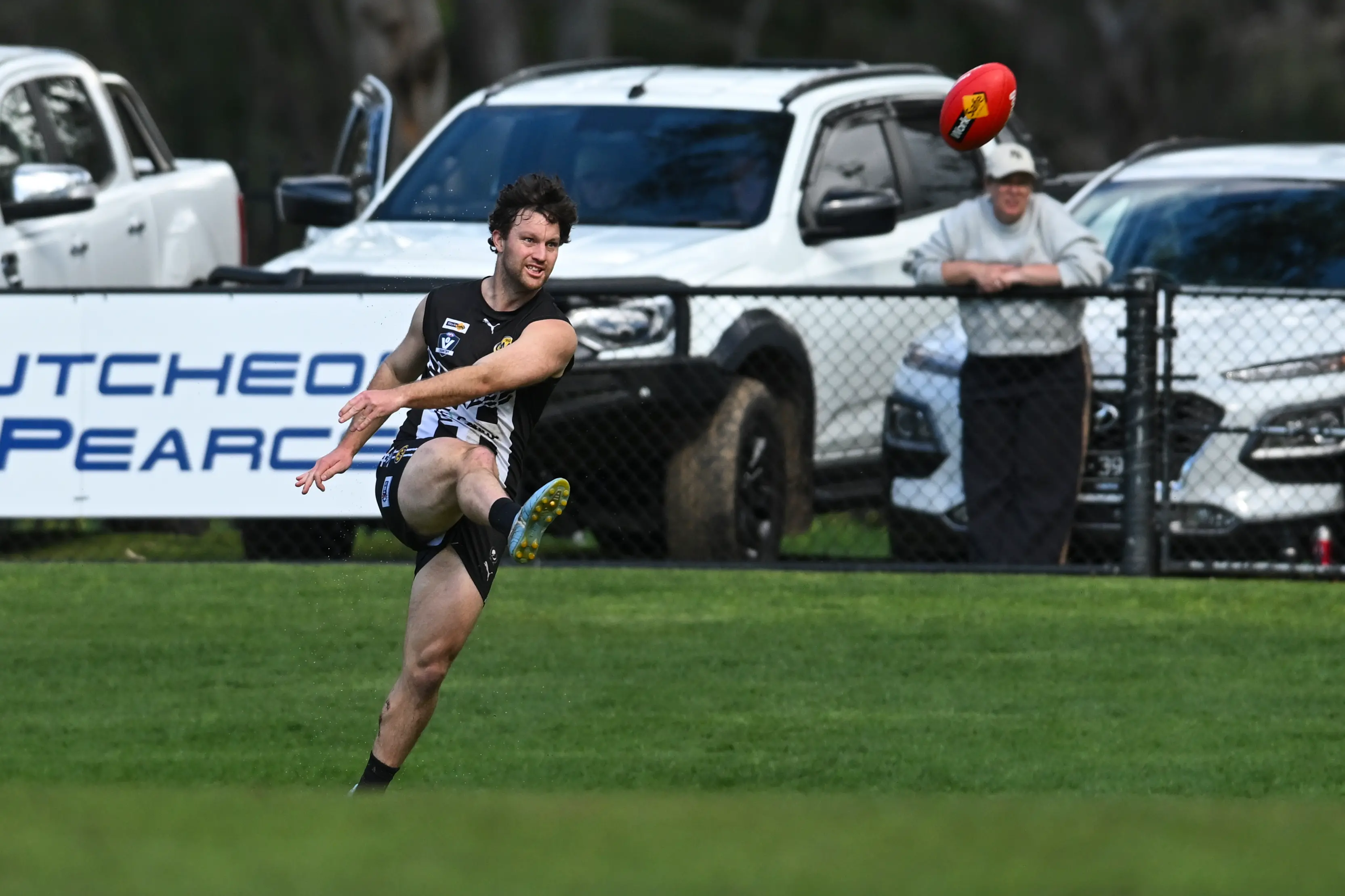 Magpies advance to grand final over rival Rovers