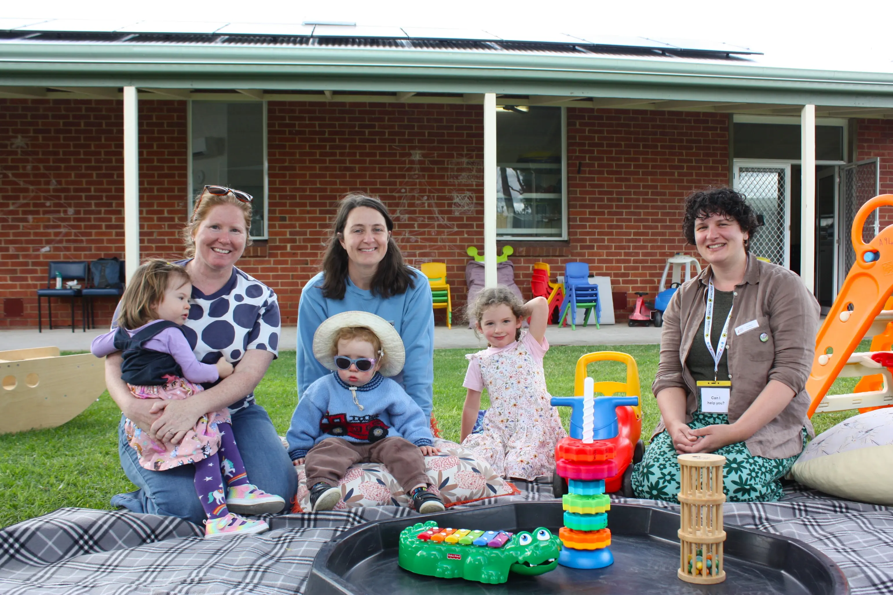 <p>YOU\\'RE INVITED: Lucy Watt (2), Sarah Grogan, Bernadette Blance-Palmer, Arthur Blance- Perkins (2), Alice Watt (5) and Isabel Young from the Wangaratta Community Toy Library are inviting the community to join in a free Children\\u2019s Week celebration on Sunday 25 October. PHOTO: Jordan Duursma </p>\\n