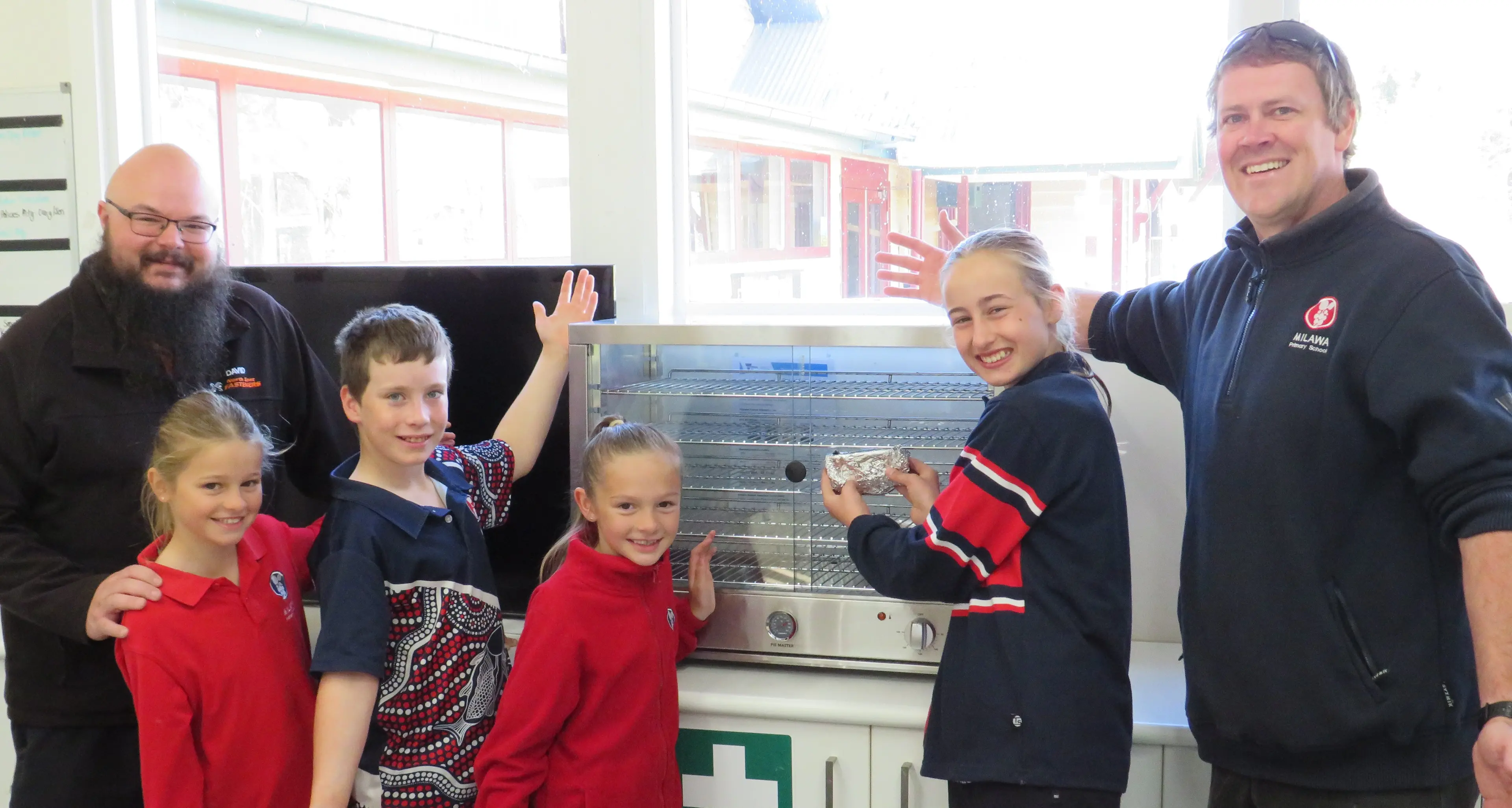 Warm show of support for Milawa school's tradition