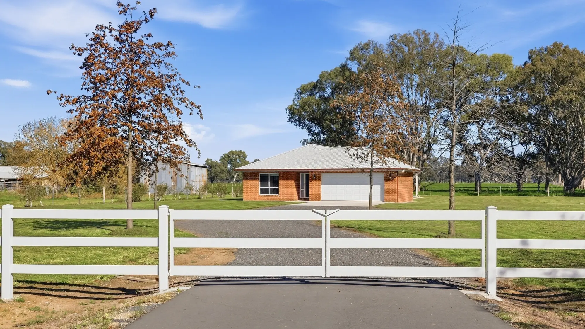 High quality locally built home on doorstep of King Valley