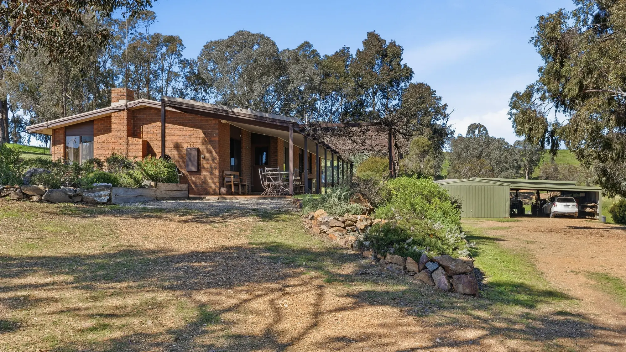 40 acres of lifestyle, privacy and stunning North East Victoria