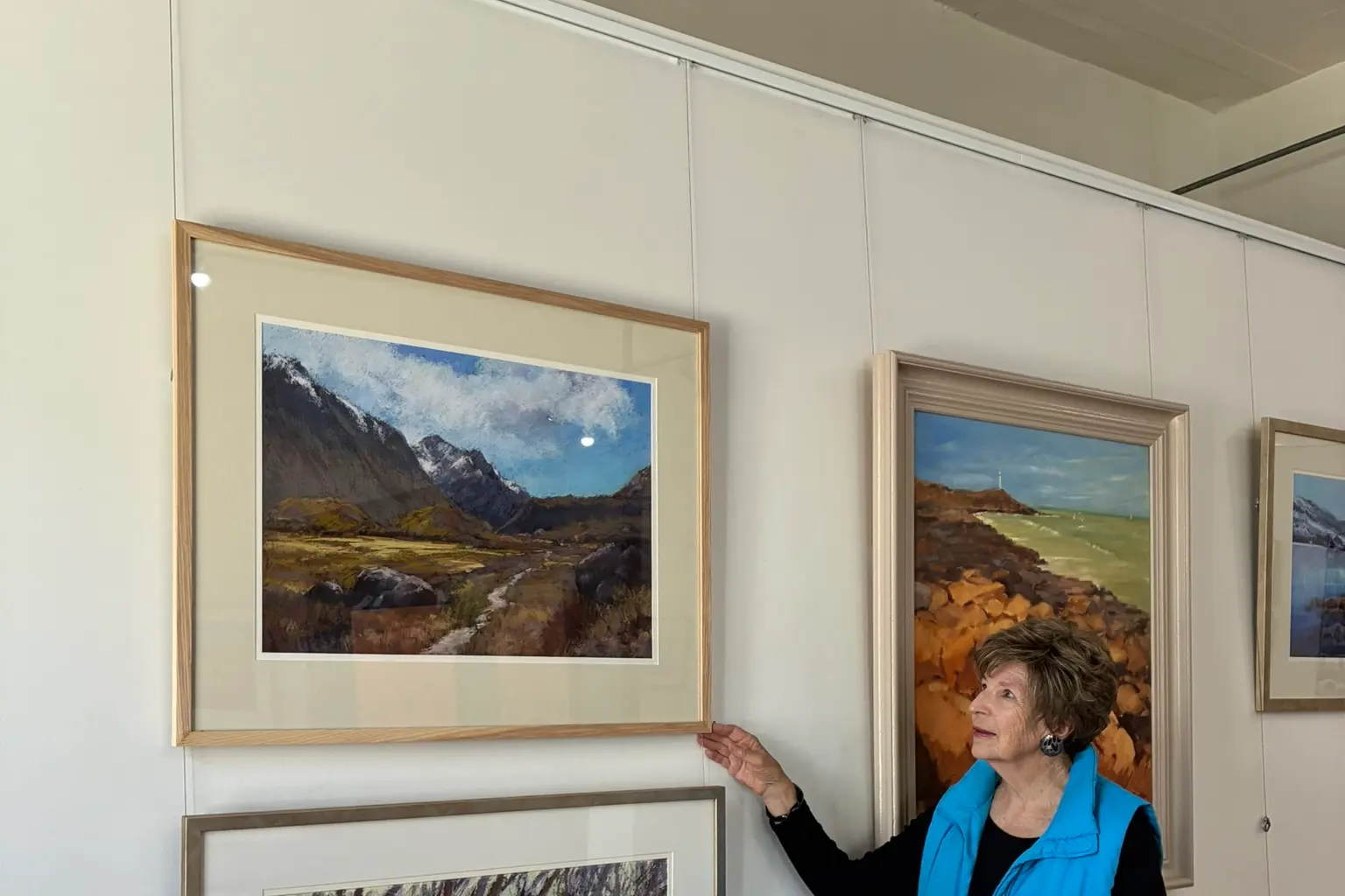 <p>NATURE\\u2019S PALETTE: From the outback to rainforest landscapes, Jennifer Paull draws on her travels for inspiration. PHOTOS: Jordan Duursma </p>\\n