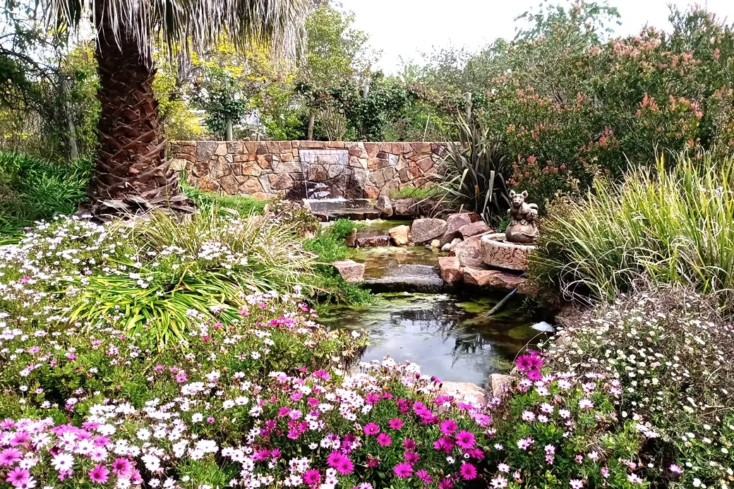 <p>A WONDROUS WALK: The popular \\'Sable Park\\' open garden is on this weekend, 24 and 25 October to raise funds for Carevan Wangaratta.</p>\\n