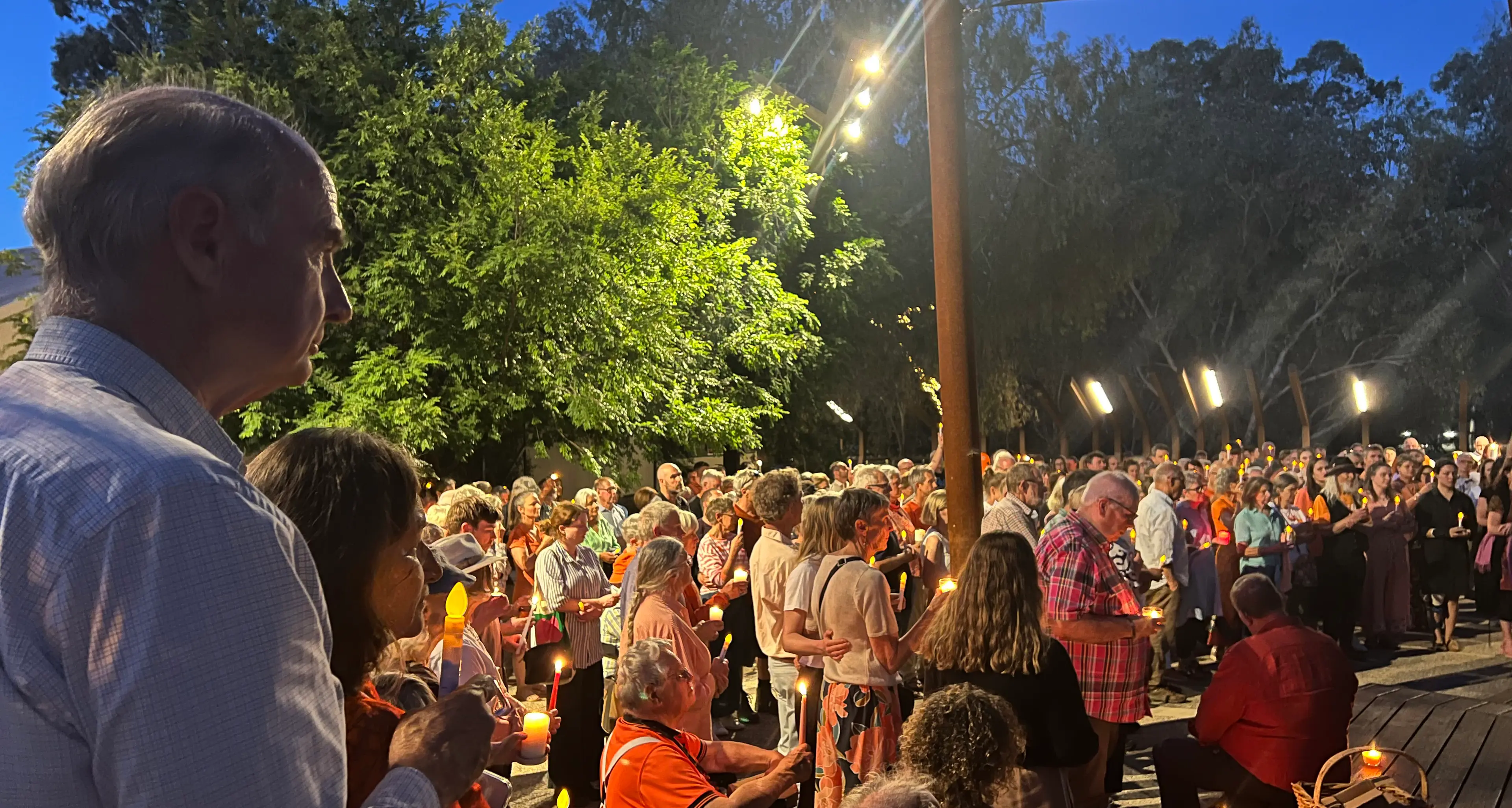 Hundreds gathered in Wangaratta at Friday night candle vigil