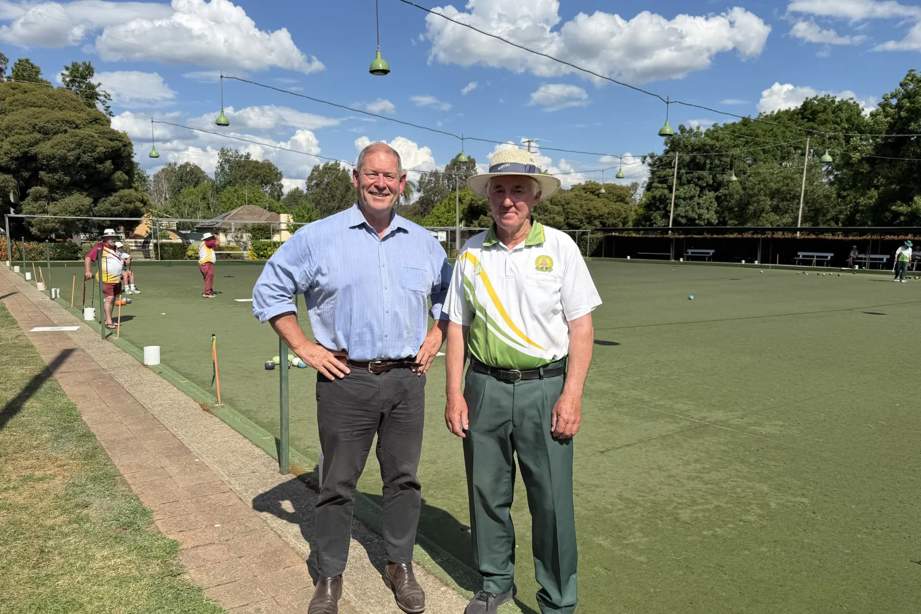 <p>FUNDING PLEDGE: Nationals\\' Ovens Valley MP Tim McCurdy (left), pictured with Moyhu Bowls Club\\'s Ian Ritchie, said the Coalition - if elected to government - will provide $245,000 towards an upgrade of the club.</p>\\n